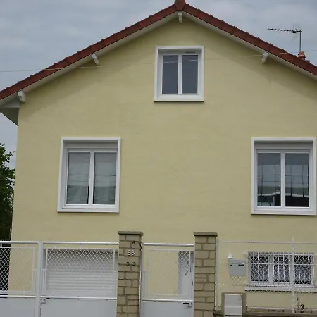 Gite Parislande Proche De Disneyland Reserve Exclusivement Aux Familles Avec Enfants * Saint-Germain-sur-Morin